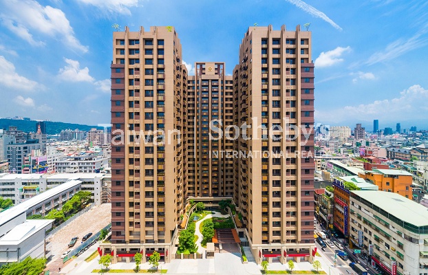 永鼎帝京河景樓中樓B棟建物外觀